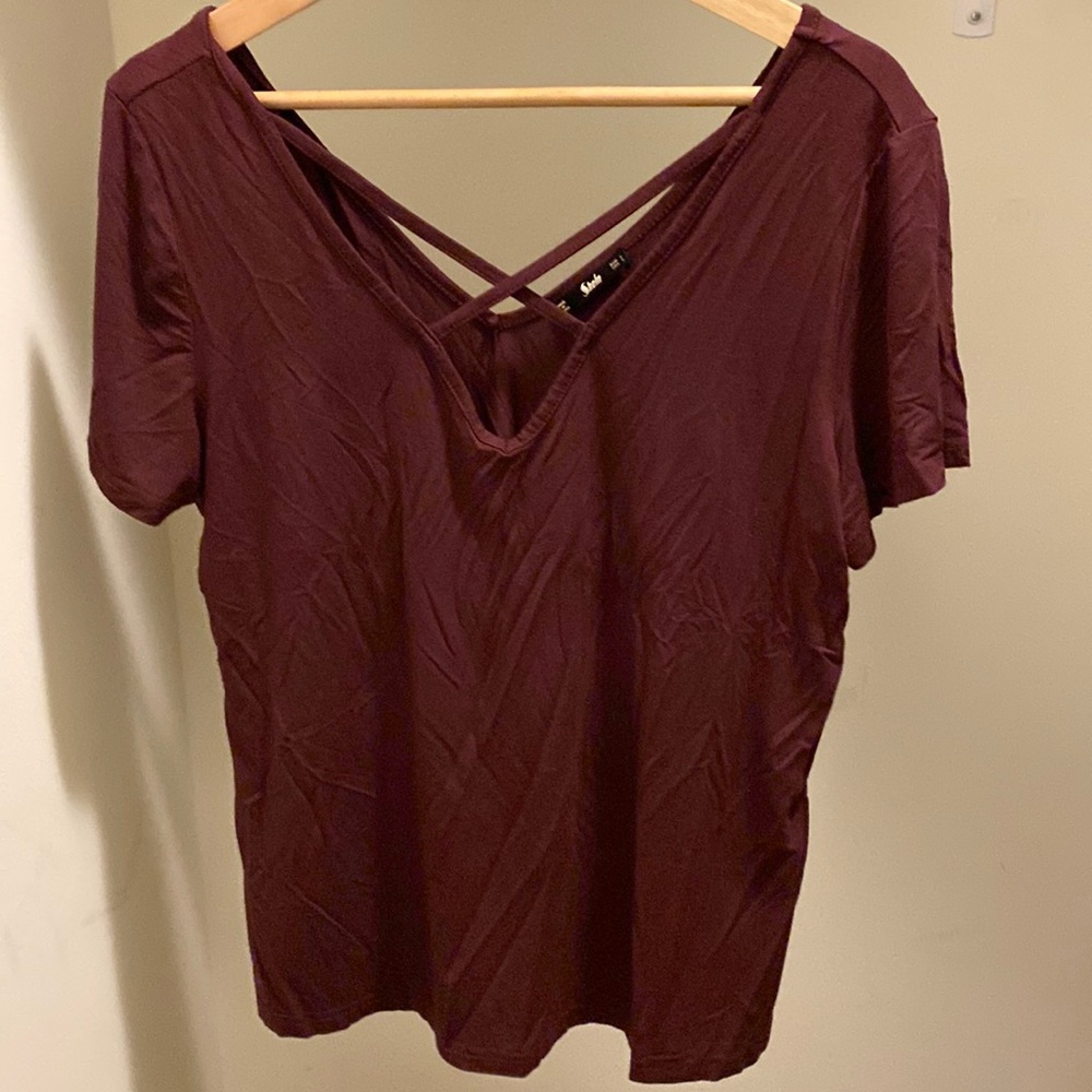 Merlot V Neck Tee Size L